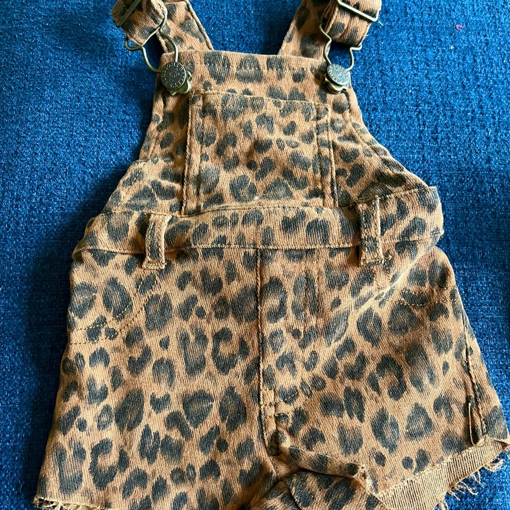 NWT 0-3mo cheetah overall shorts